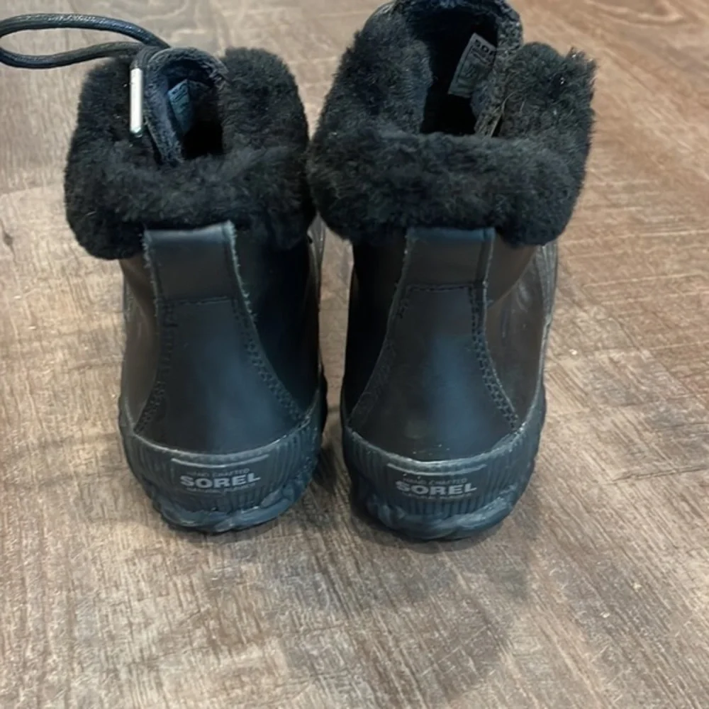 SOREL waterproof lux black glitter boot